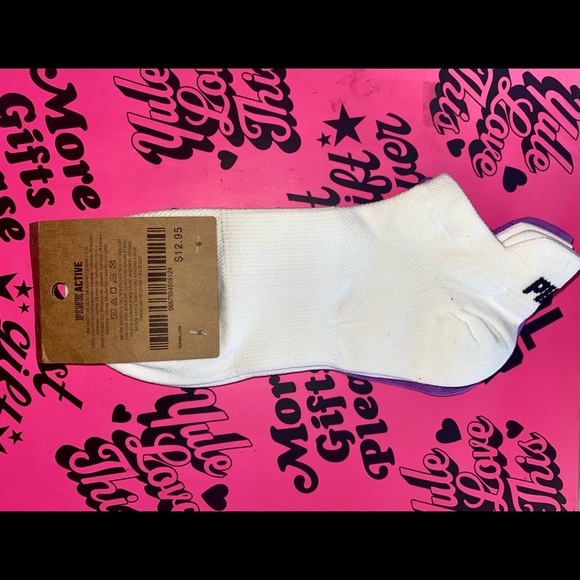 PINK VICTORIA'S SECRET LOW SHOW SOCKS 2 PAIRS 💖 - Picture 2 of 2